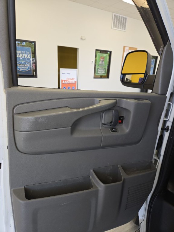 2012 Chevrolet Express Image 12