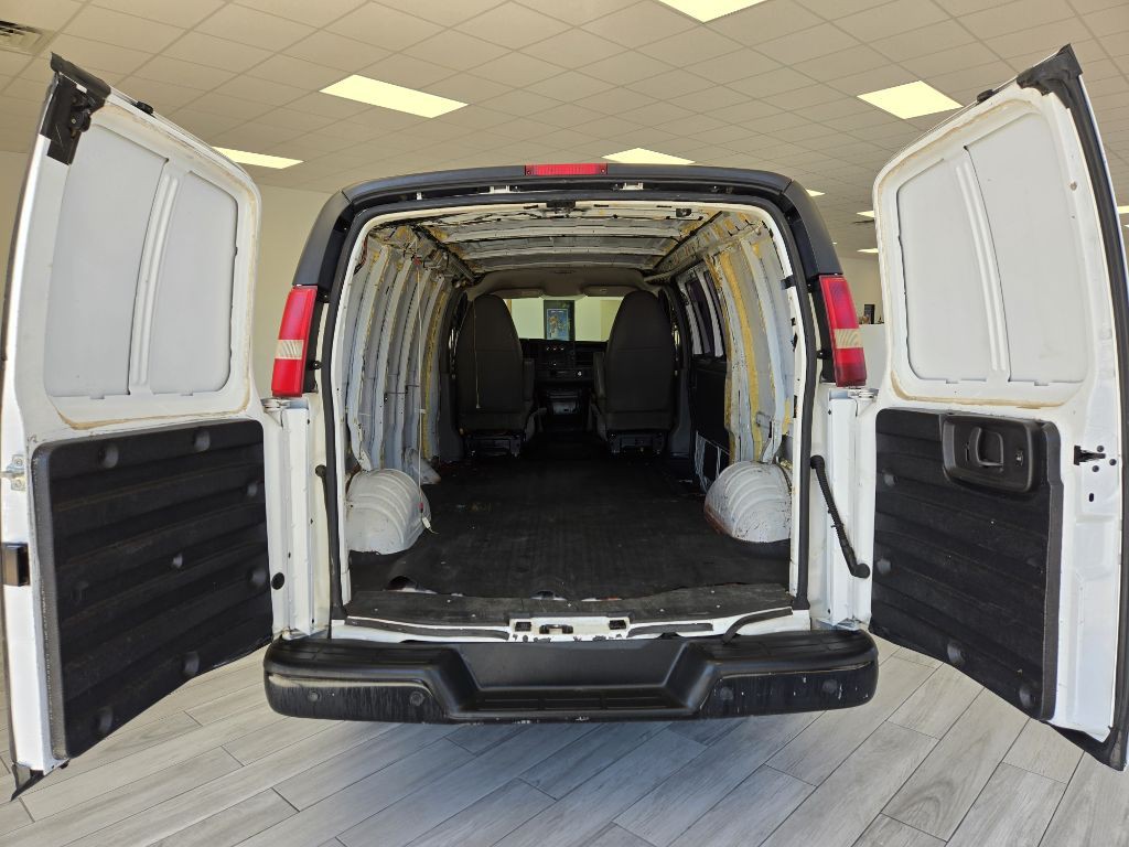 2012 Chevrolet Express Image 15