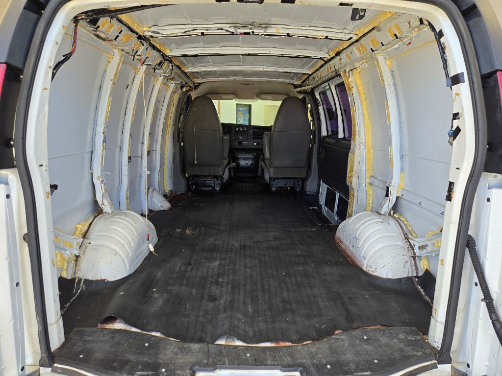 2012 Chevrolet Express Image 16