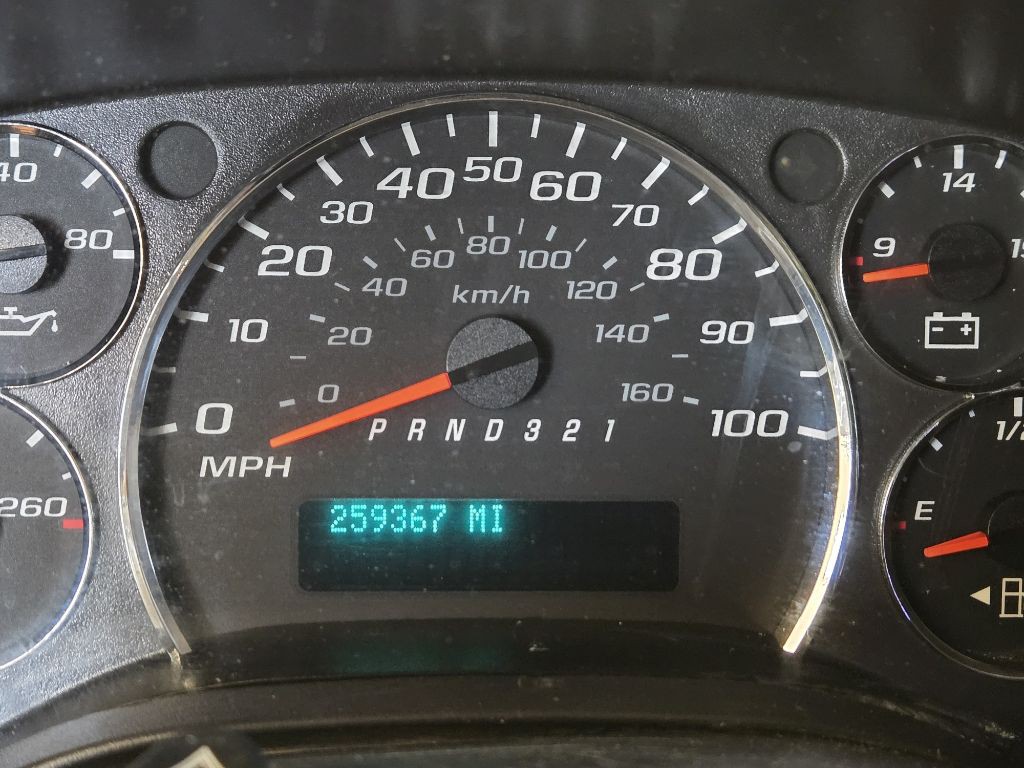 2012 Chevrolet Express Image 24