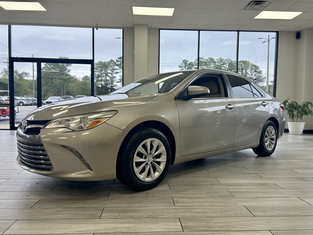 2017 Toyota Camry Image 3