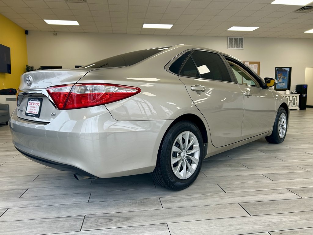 2017 Toyota Camry Image 6