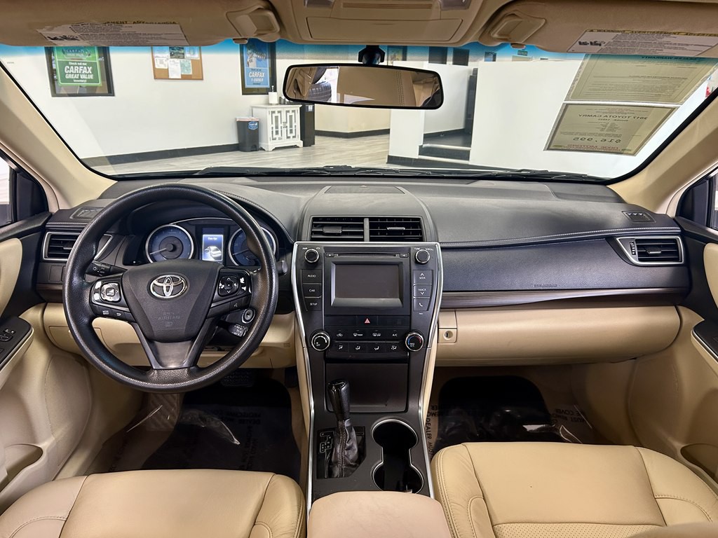 2017 Toyota Camry Image 10