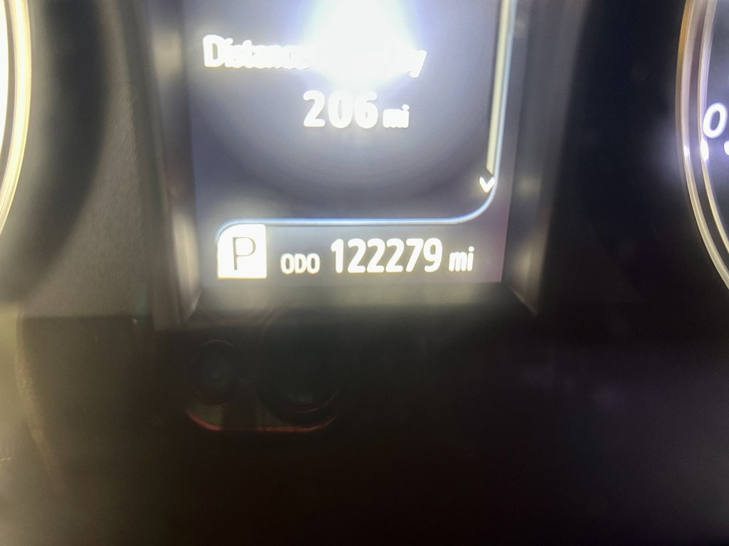 2017 Toyota Camry Image 20