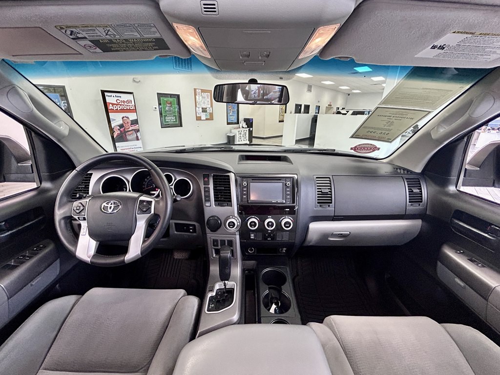 2014 Toyota Sequoia Image 10