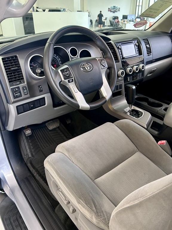 2014 Toyota Sequoia Image 12