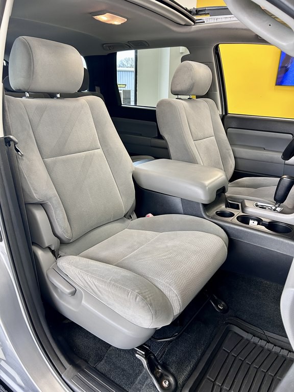 2014 Toyota Sequoia Image 15