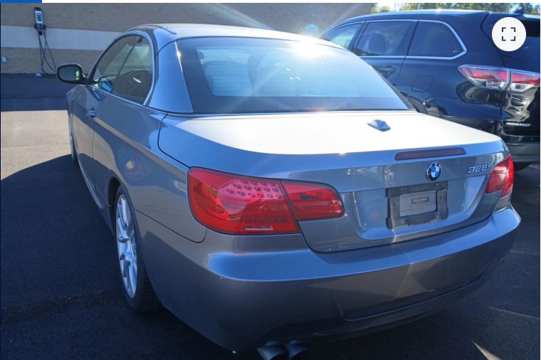 2012 BMW 3 Series Image 4