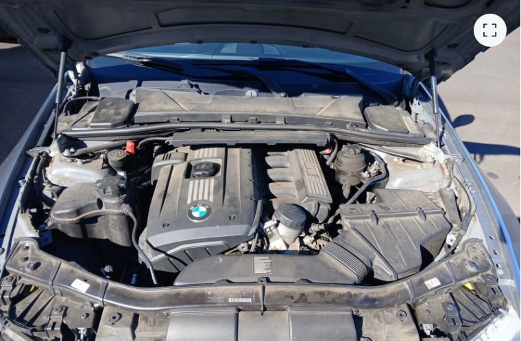 2012 BMW 3 Series Image 9