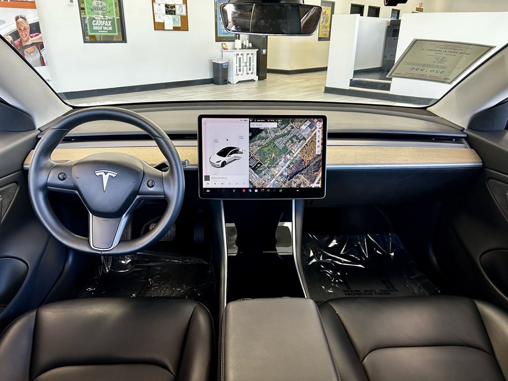 2019 Tesla Model 3 Image 10