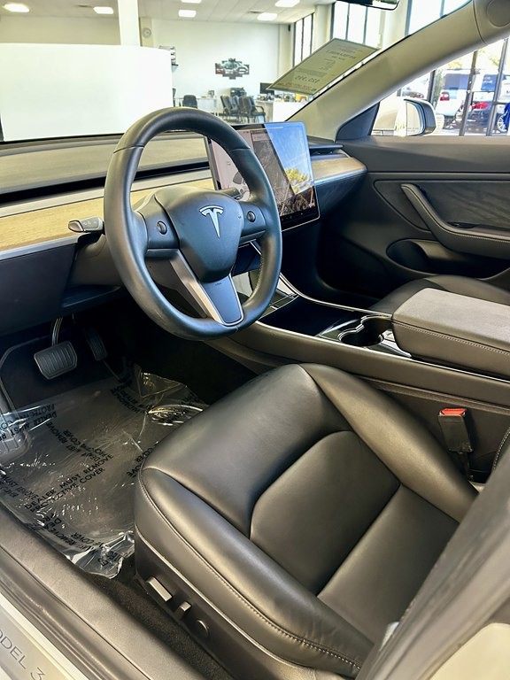 2019 Tesla Model 3 Image 13