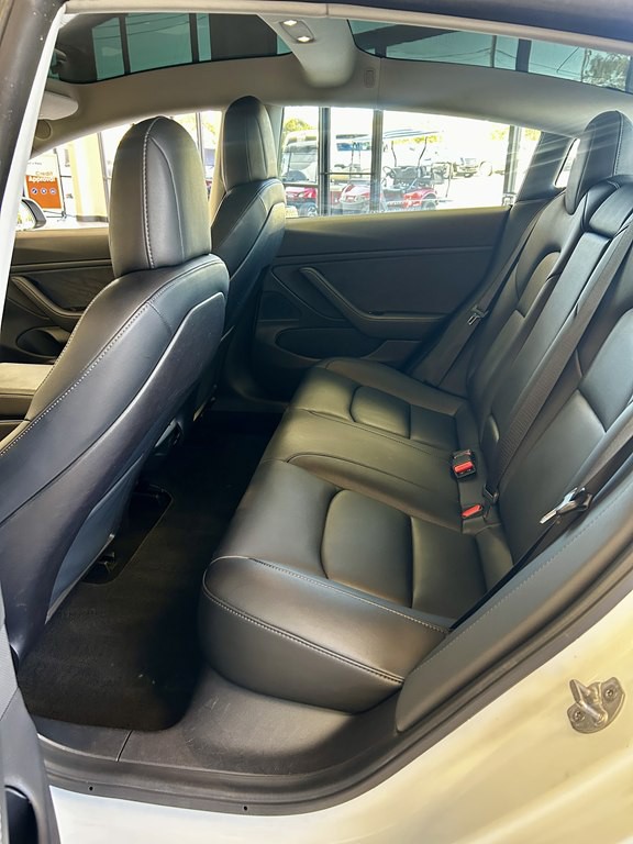 2019 Tesla Model 3 Image 17