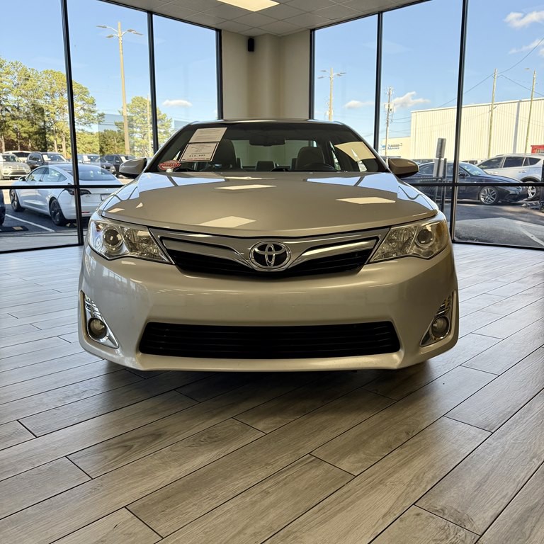 2013 Toyota Camry Image 2