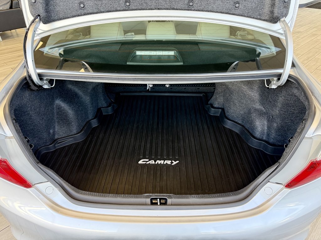 2013 Toyota Camry Image 9