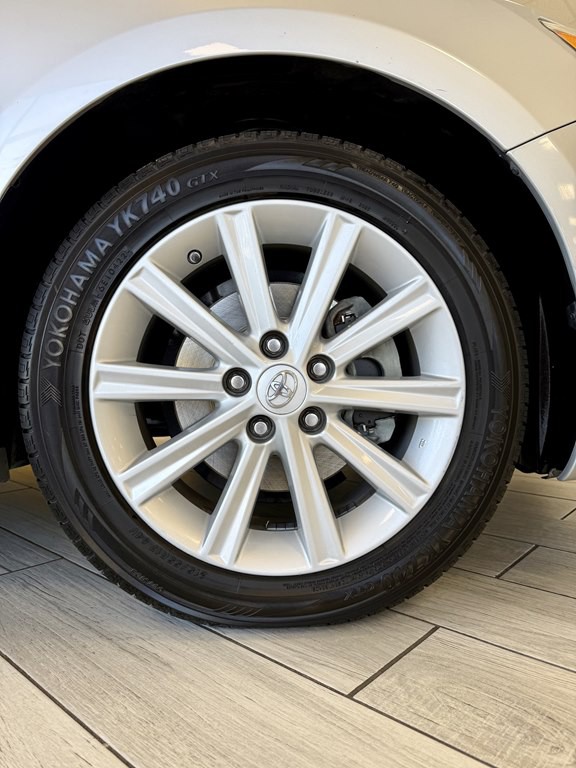 2013 Toyota Camry Image 19