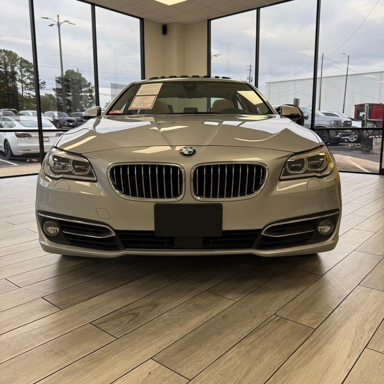 2015 BMW 5 Series Image 2