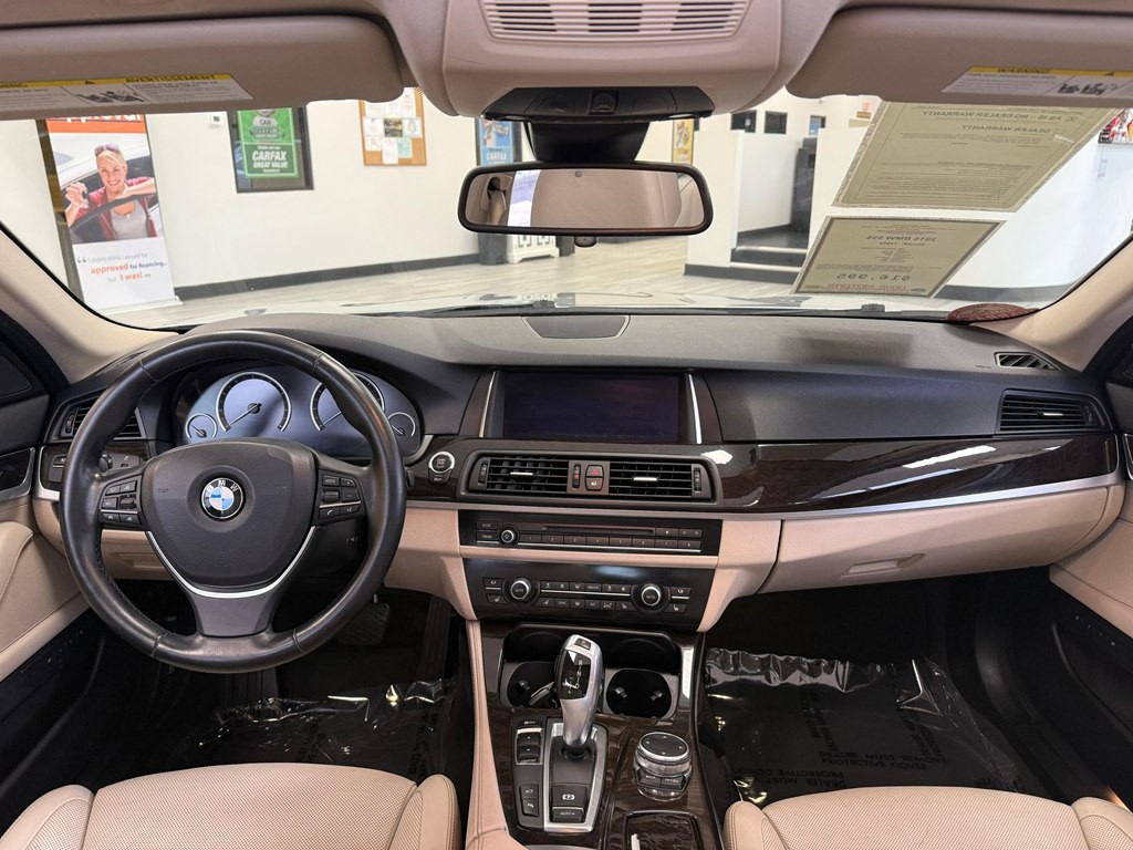 2015 BMW 5 Series Image 9