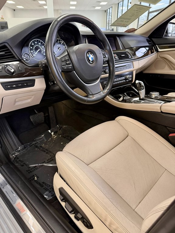 2015 BMW 5 Series Image 12