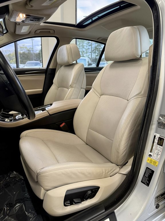 2015 BMW 5 Series Image 13