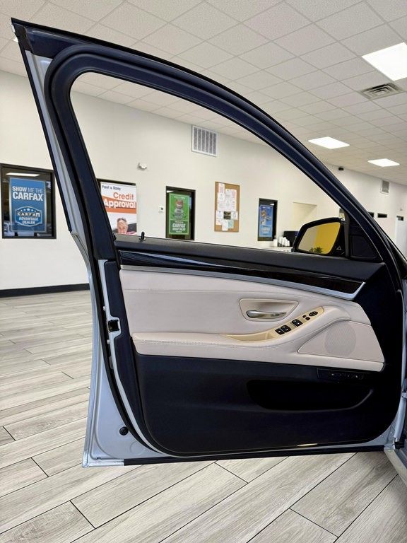 2015 BMW 5 Series Image 14