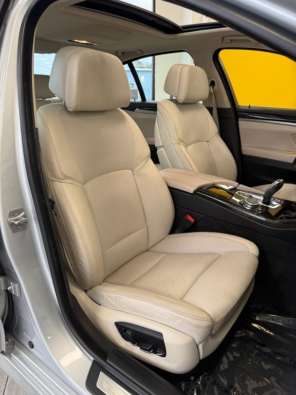 2015 BMW 5 Series Image 15