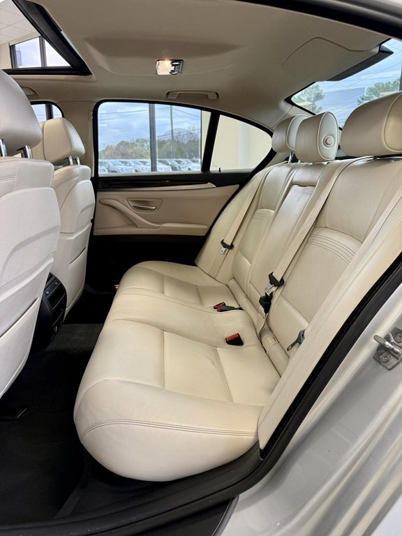 2015 BMW 5 Series Image 16