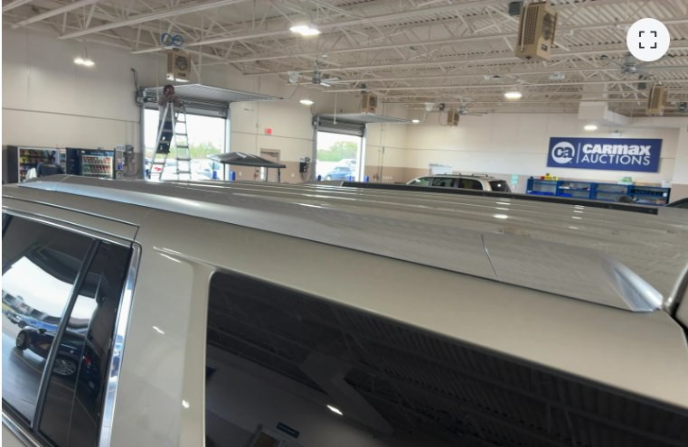 2017 Cadillac Escalade Image 9