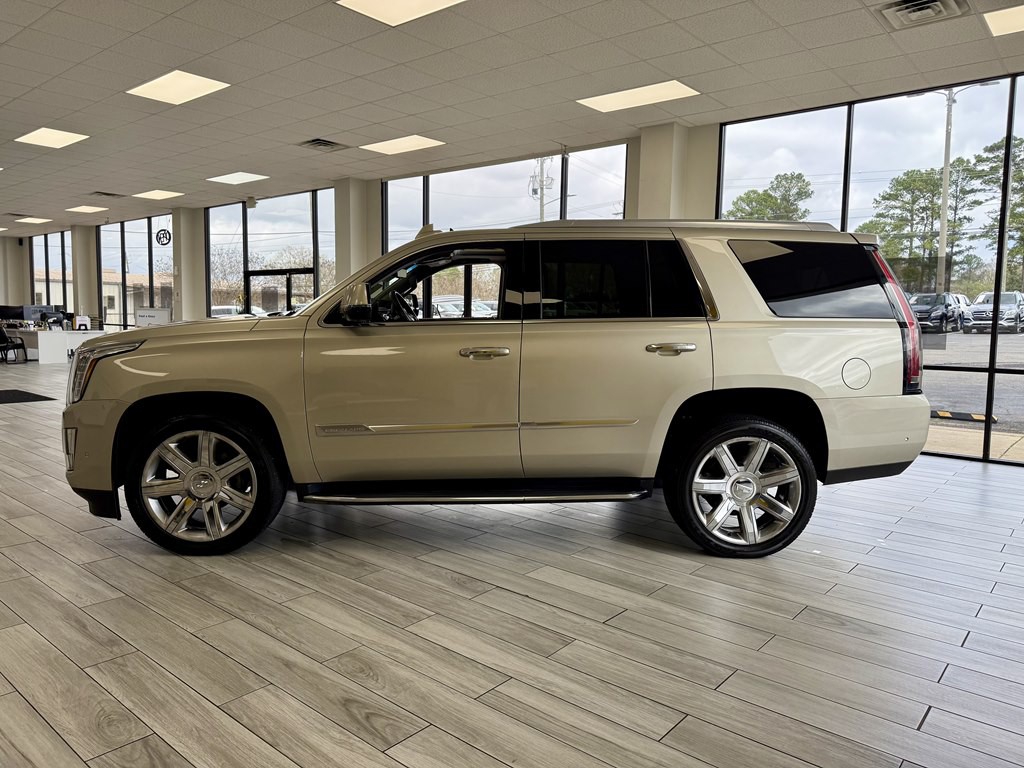 2017 Cadillac Escalade Image 4