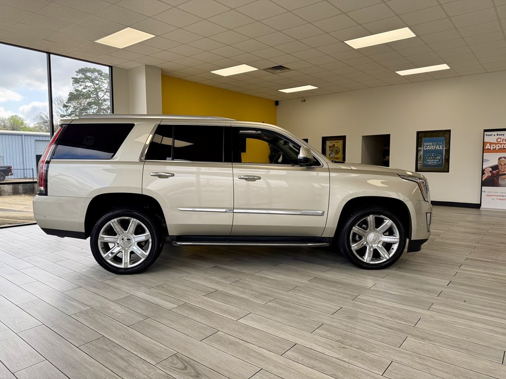 2017 Cadillac Escalade Image 5