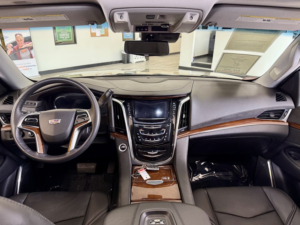 2017 Cadillac Escalade Image 10