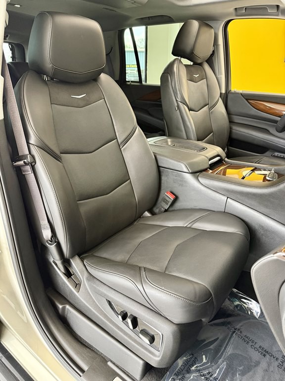 2017 Cadillac Escalade Image 16