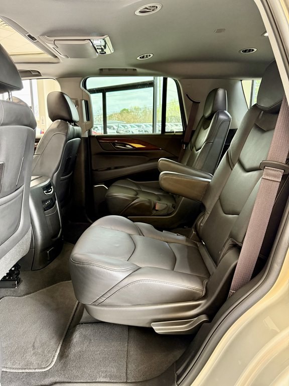2017 Cadillac Escalade Image 17
