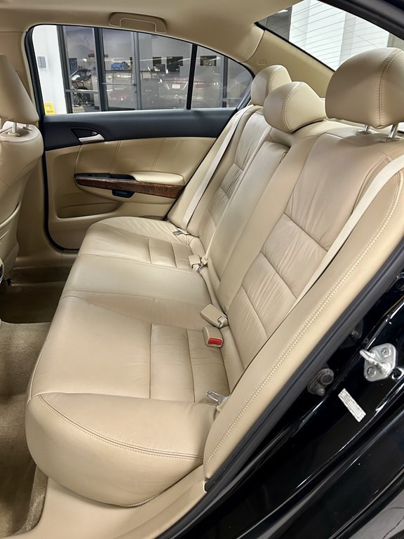 2012 Honda Accord Image 16