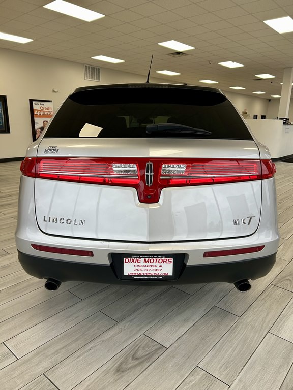 2018 Lincoln MKT Image 8