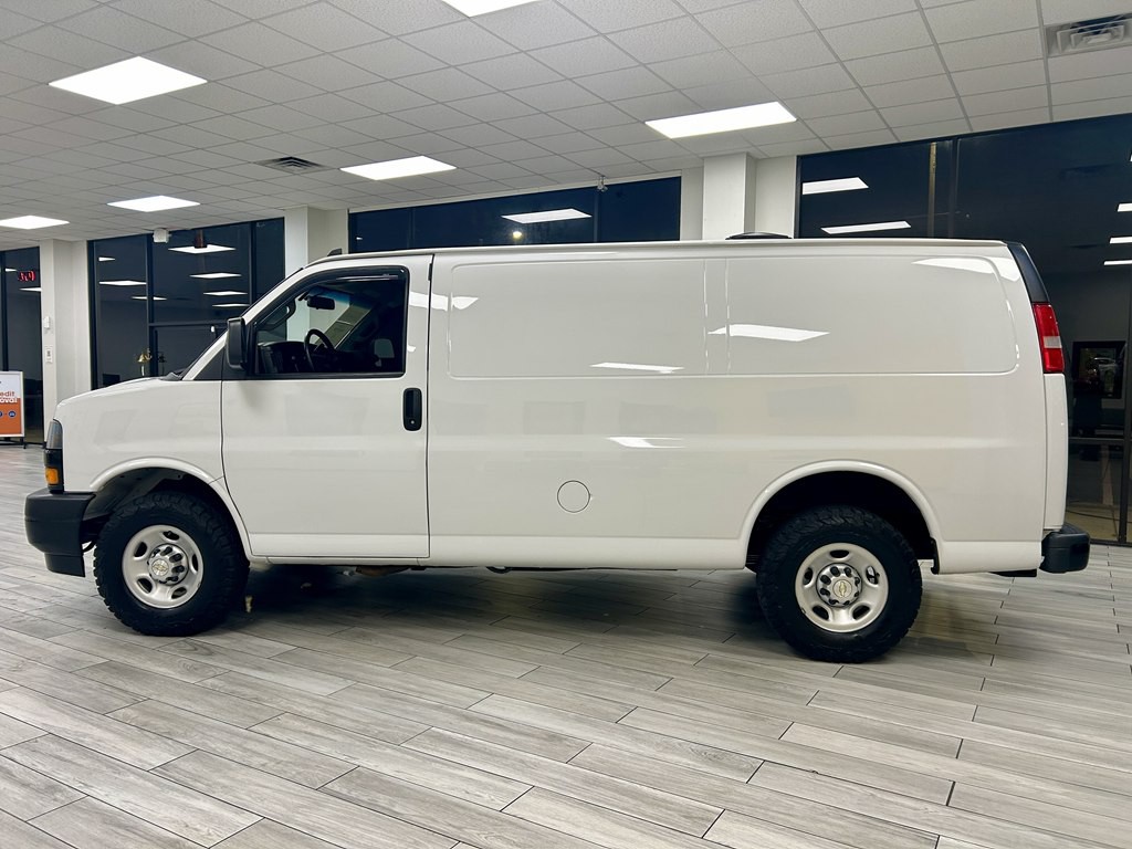 2020 Chevrolet Express Image 4
