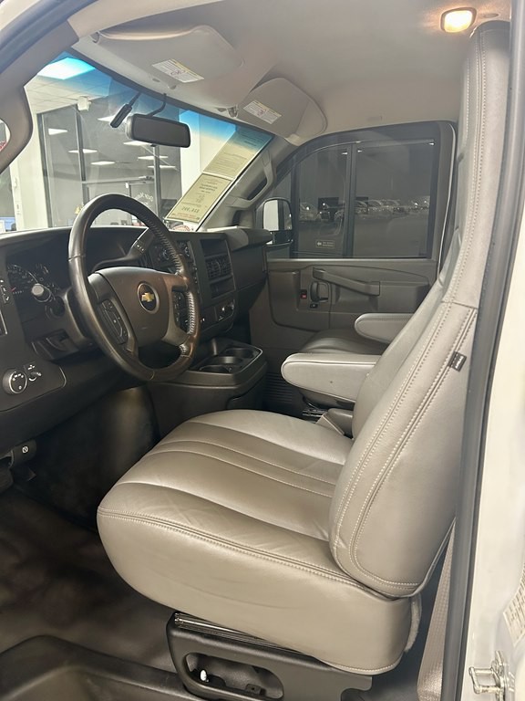 2020 Chevrolet Express Image 12