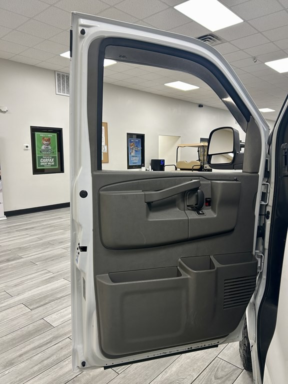 2020 Chevrolet Express Image 14
