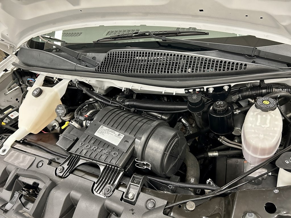 2020 Chevrolet Express Image 20