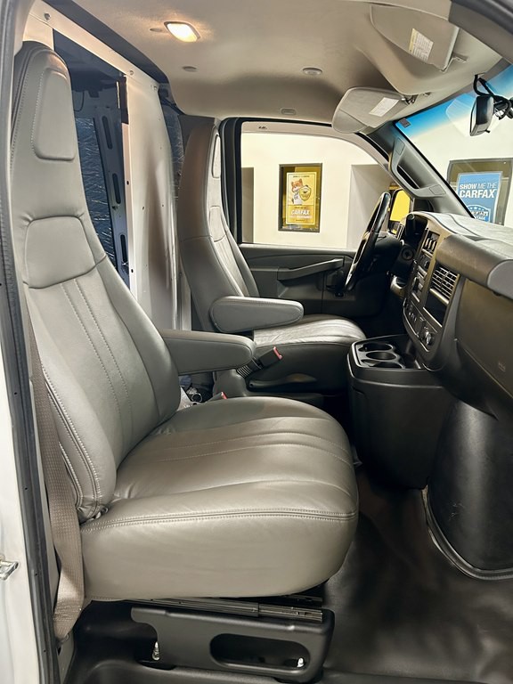 2020 Chevrolet Express Image 15