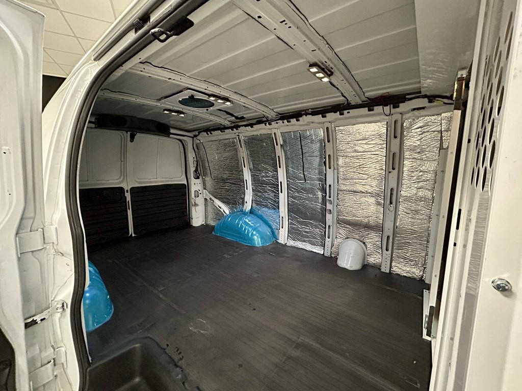 2020 Chevrolet Express Image 17