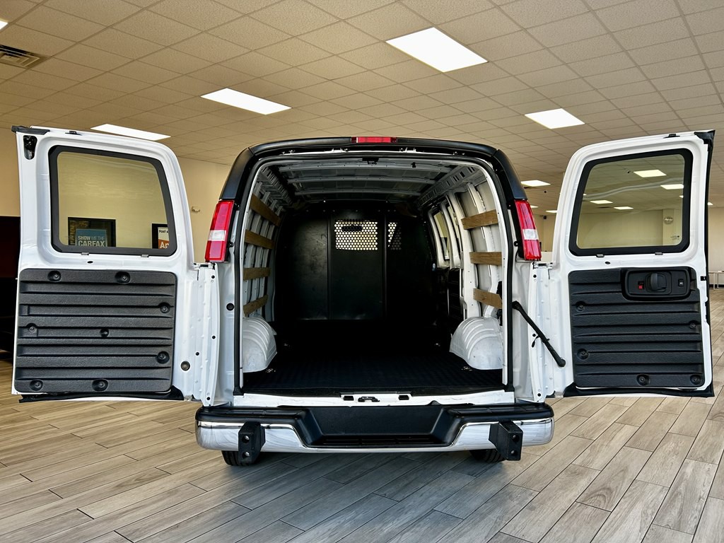 2024 Chevrolet Express Image 9