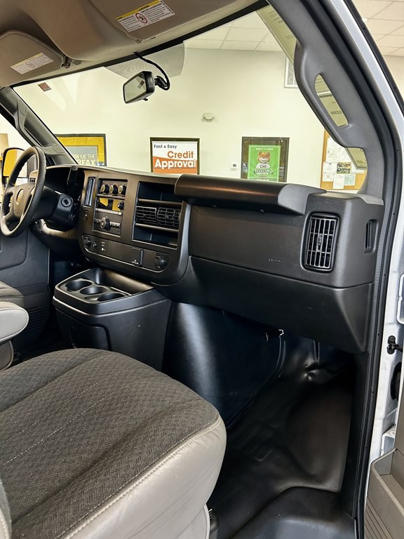 2024 GMC Savana Image 11