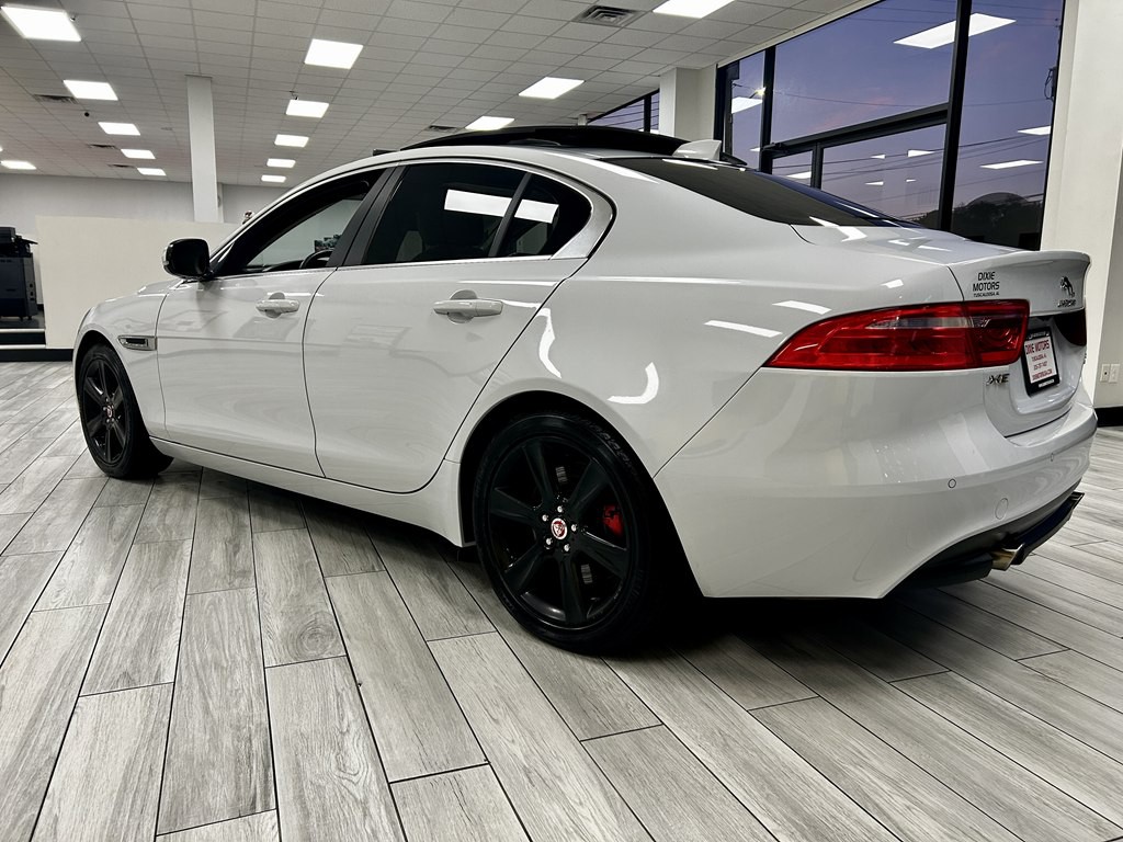 2018 Jaguar XE Image 7