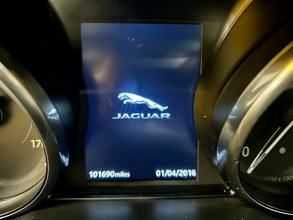 2018 Jaguar XE Image 20