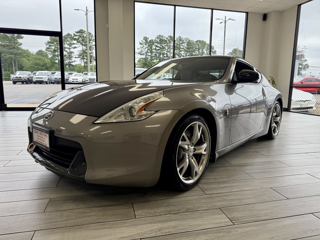 2009 Nissan 370Z Image 3