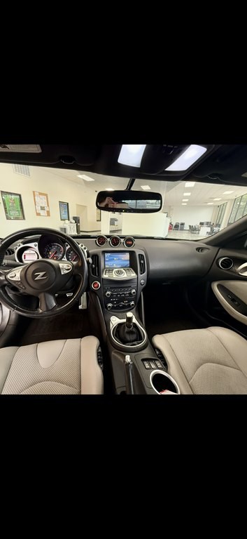 2009 Nissan 370Z Image 10