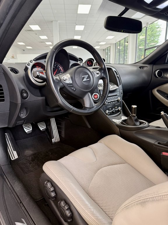 2009 Nissan 370Z Image 12