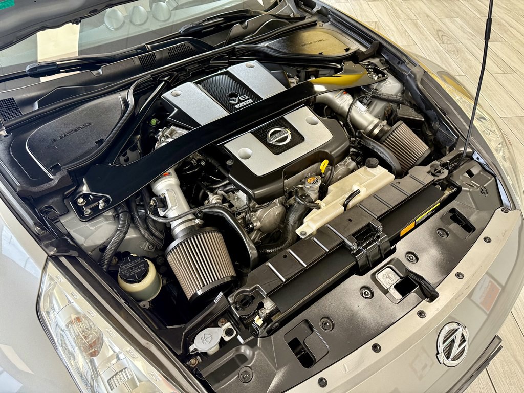 2009 Nissan 370Z Image 16