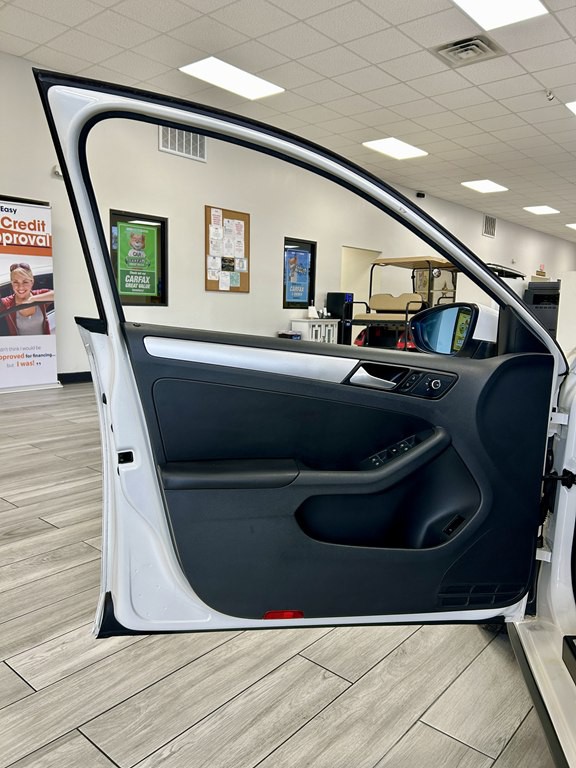 2014 Volkswagen Jetta Image 14