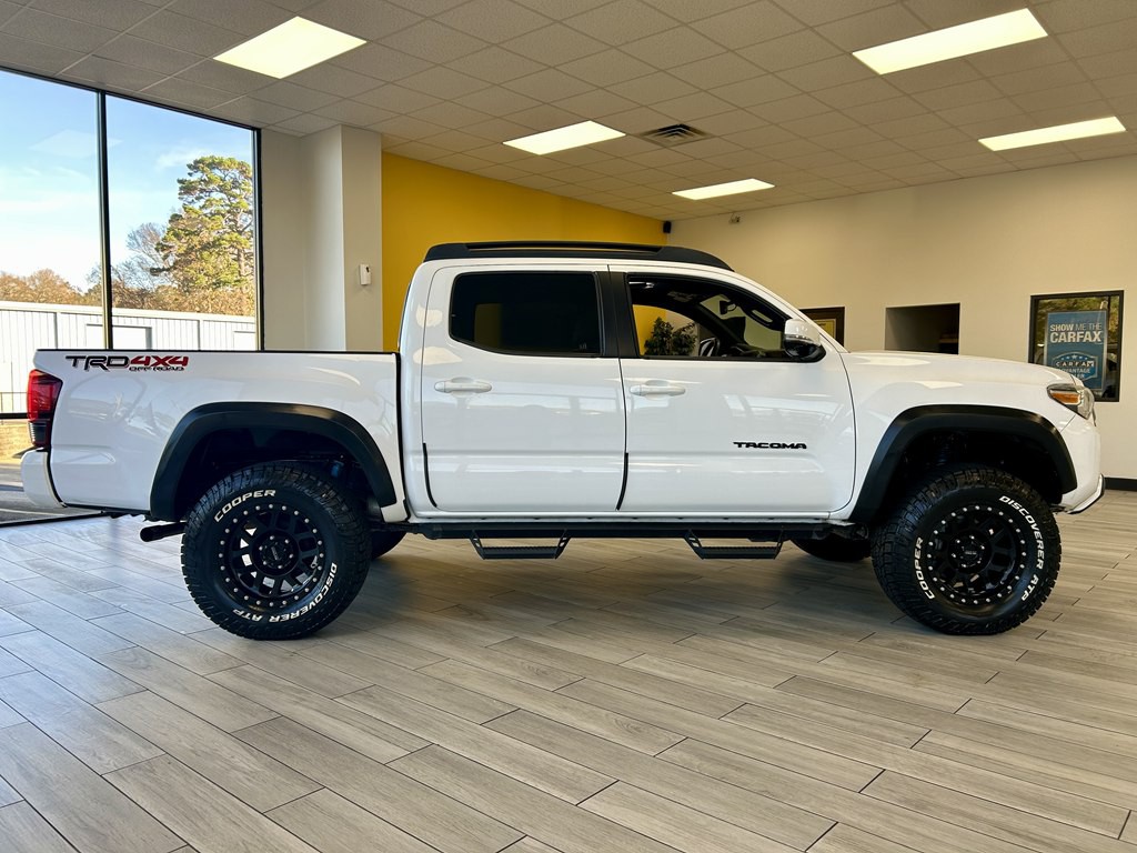 2018 Toyota Tacoma Image 5